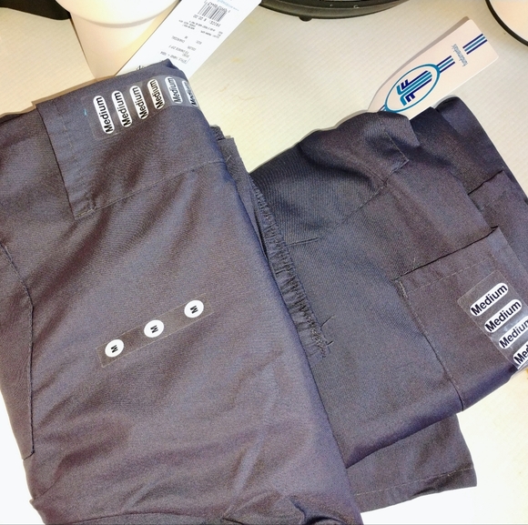 Scrubs - Picture 2 of 2